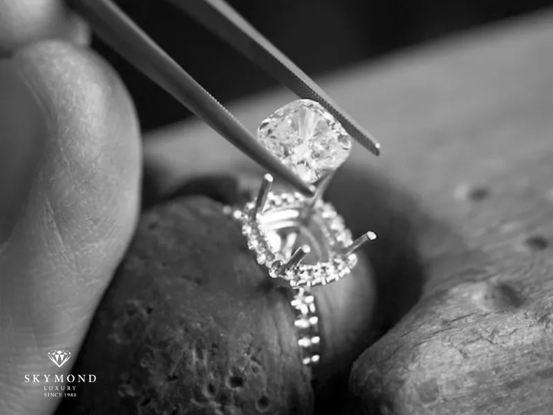 trang sức gắn kim cương skymond